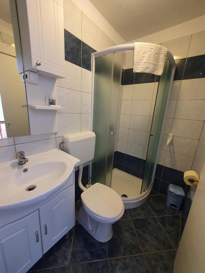 Apartments & Rooms Krk クルク エクステリア 写真